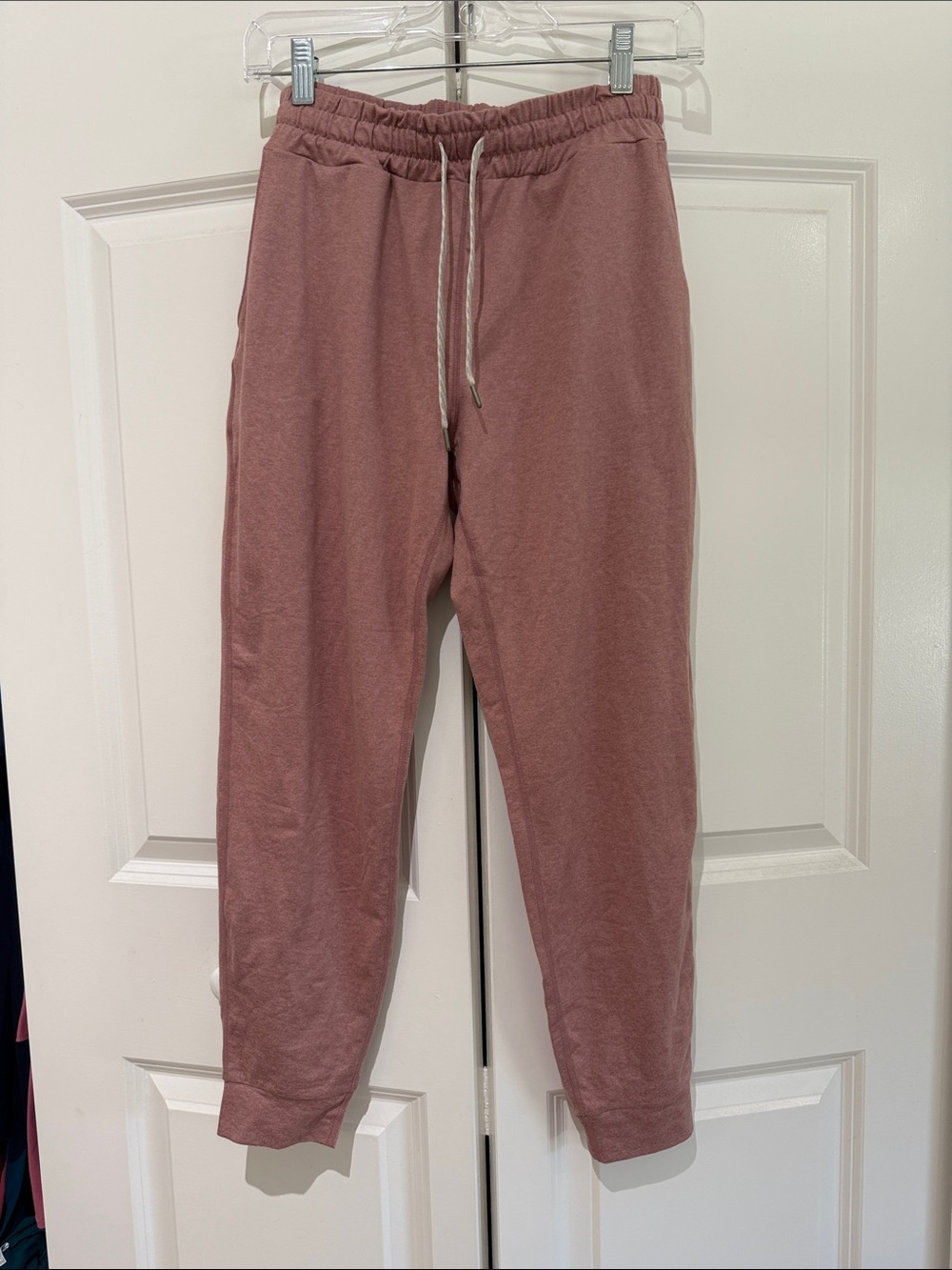 Vuori Women’s  Dusty Rose Jogger Sweatpants